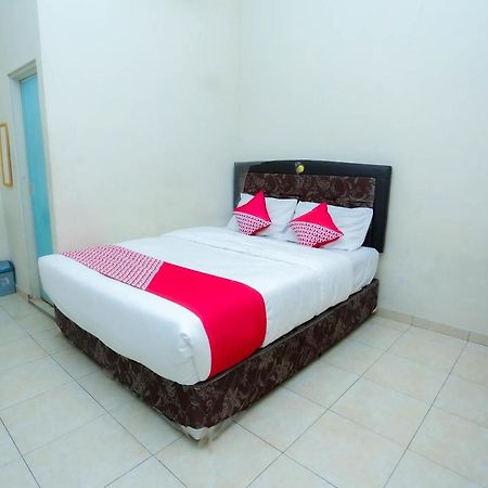 Oyo 2692 Penginapan Mba Ros Banjarbaru Exterior foto