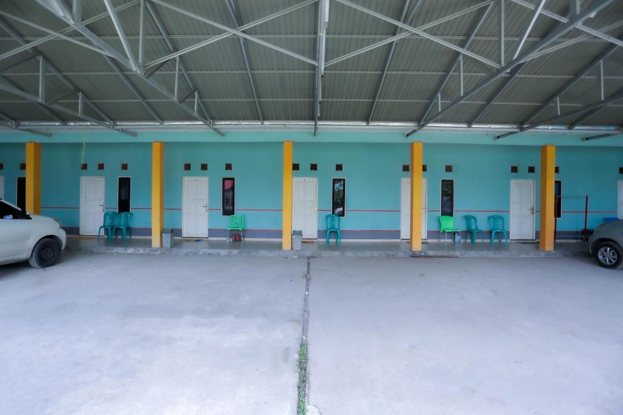 Oyo 2692 Penginapan Mba Ros Banjarbaru Exterior foto